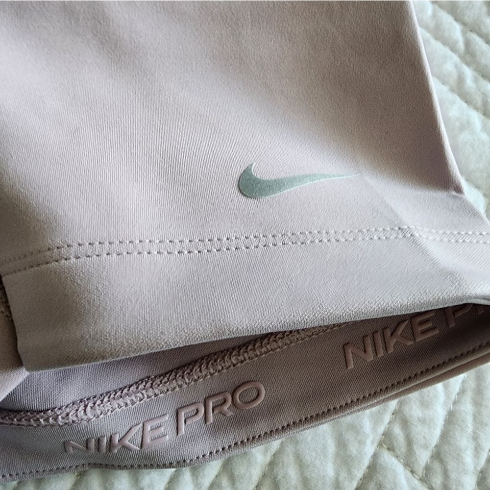 Nike sports shorts - Picture 2 of 5